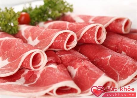 Người tiêu dùng ăn phải thịt lợn bị tiêm thuốc Prozil nếu tích lũy trong cơ thể ngày càng nhiều sẽ gây nên các triệu chứng như mệt mỏi, run tay, trầm uất