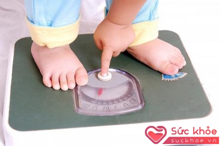 Dấu hiệu suy dinh dưỡng ở trẻ em thể hiện ở việc không lên cân