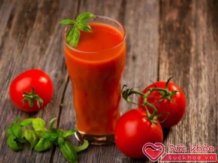 Cách chữa nhiệt miệng nặng bằng nước ép cà chua rất hiệu quả