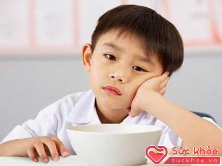 Dấu hiệu nhận biết trẻ suy dinh dưỡng thể hiện qua hoạt động thường ngày của trẻ