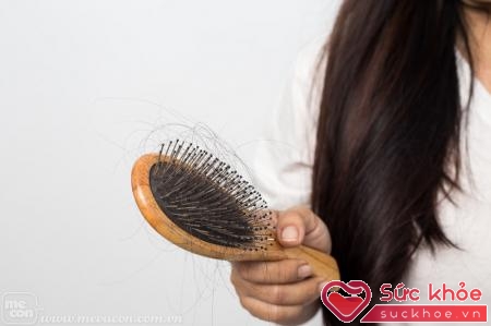 Rụng tóc khiến nhiều người thấy mất tự tin