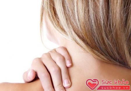 Triệu chứng gai đốt sống lưng ảnh hưởng đến phần lưng và cổ