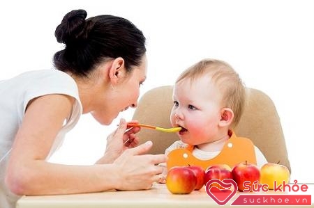 Cần bổ sung dinh dưỡng cho con giúp con tăng cường miễn dịch