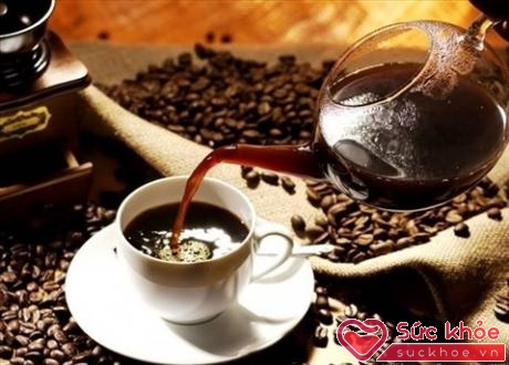 Các nhà nghiên cứu cho rằng việc thường xuyên uống cà phê sẽ khiến cho phụ nữ yêu lâu hơn.