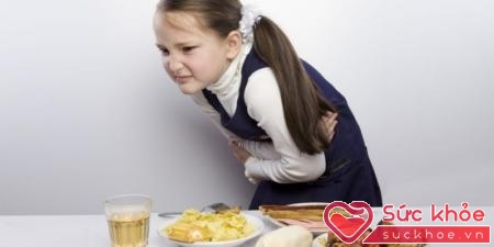 Trẻ dễ bị ngộ độc thực phẩm