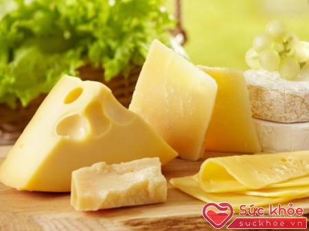 Các loại bơ, sữa, phô mai giàu chất đạm, chất béo và vitamin D là thực phẩm đặc biệt cần thiết cho sự phát triển chiều cao của trẻ
