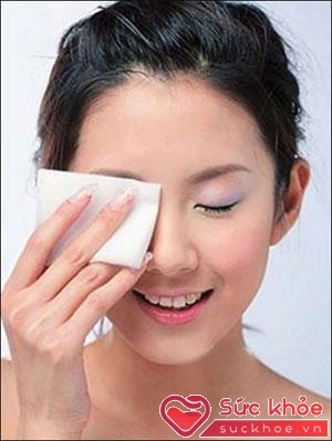 Tẩy trang là một quy trình làm đẹp cần thiết để bạn duy trì một làn da khỏe mạnh và láng mịn