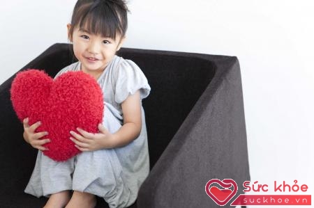 mỗi năm, nước ta tiếp nhận gần một nghìn ca trẻ em mắc tim bẩm sinh