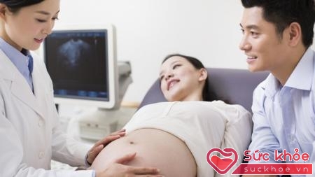 Bà mẹ cần đi khám thai định kỳ để giúp phát hiện sớm các dị tật ở thai nhi.
