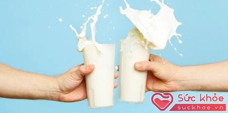 Uống sữa nhiều hơn 3 cốc mỗi ngày có thể gây ra nhiều tác dụng phụ
