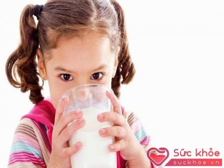 Canxi trong sữa giúp xương phát triển khỏe mạnh