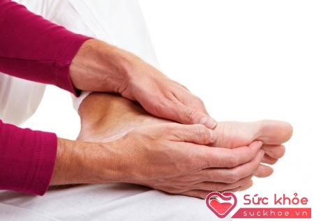 Tê nhức chân tay là chứng bệnh khá phổ biến ở nhiều lứa tuổi