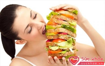 Thói quen ăn uống xấu dẫn tới tăng cân nhanh chóng ở phụ nữ