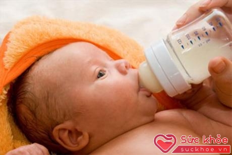 Đun sôi sữa mẹ giúp phòng tránh lây nhiễm HIV sang cho bé