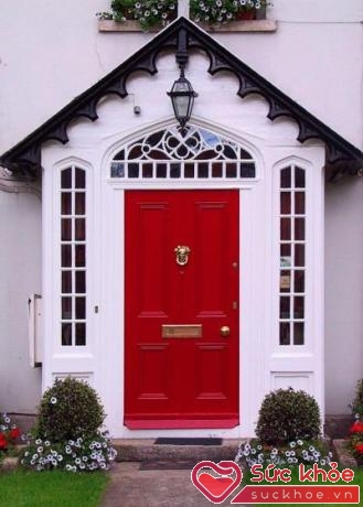 Màu sơn của cửa cần phù hợp với phong thủy
