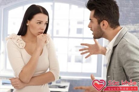 Khi giận chồng, hay bất mãn về một tật xấu nào đó của chồng, các bà vợ hay đem chồng so sánh với người yêu cũ