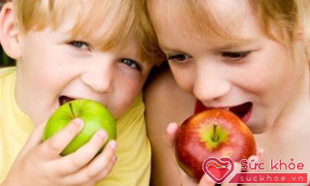Một quả táo cung cấp khoảng 14 % lượng vitamin C khuyến cáo cho cơ thể