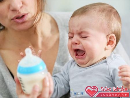 Cần có sự chẩn đoán kịp thời và dinh dưỡng thay thế hợp lý đối với trẻ bị bất dung nạp sữa.