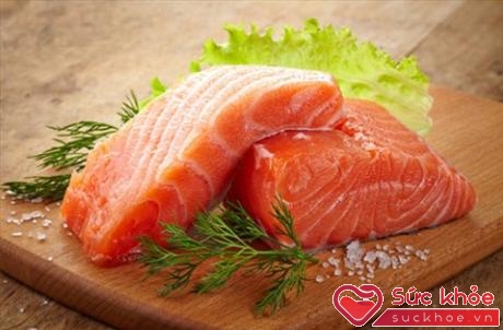 Nếu ăn cá hồi sống hoặc nấu chưa chín, bạn sẽ có nguy cơ nhiễm ký sinh trùng.