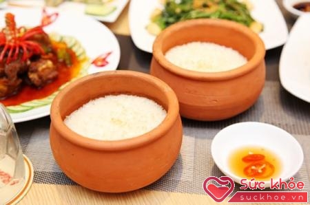 Thức ăn chính của người Việt Nam là cơm