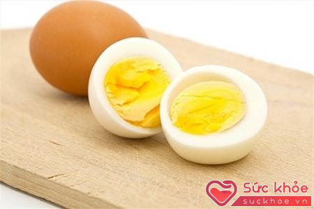 Cholesterol có nhiều trong lòng đỏ trứng.
