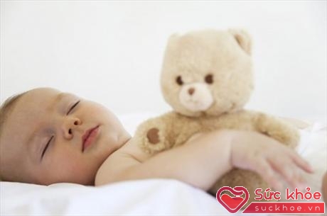 Trẻ 5 tháng tuổi có thể ngủ dài hơn vào ban đêm
