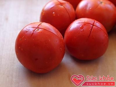 Cách bóc vỏ cà chua đơn giản