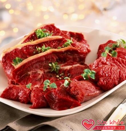 Nguyên liệu để bạn thực hiện cách làm giò bò ngon là phải chọn được thịt bò thật tươi ngon.