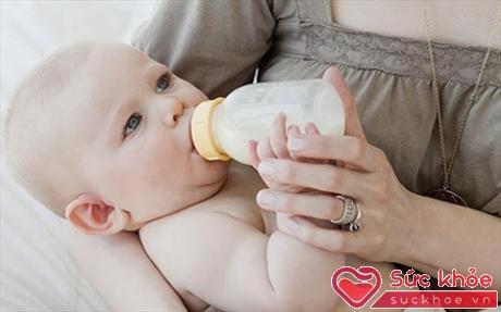 Sử dụng bình sữa sạch giúp trẻ tránh được nhiều nguy cơ