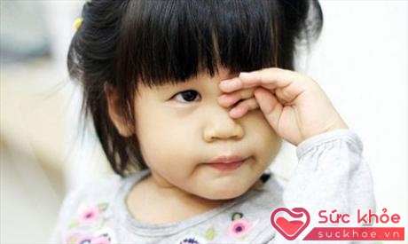 Trẻ dễ bị chấn thương mắt, sơ cứu sai mắt lành hóa hỏng - ảnh 3