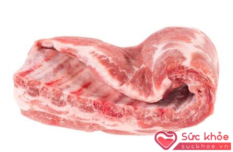 Sườn lợn ngon phải có mặt khớp láng và trong, dịch hoạt trong, đàn hồi, tủy bám chặt thành ống tủy.