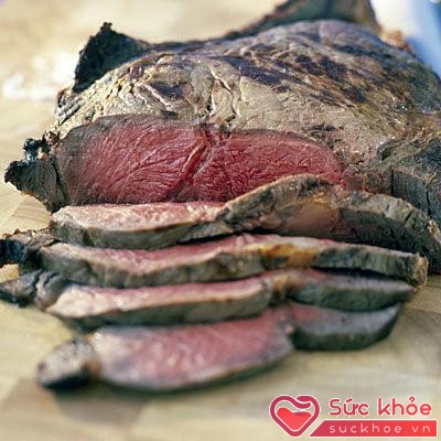 Thịt đỏ chứa chất béo bão hòa, bạn nên dùng loại thực phẩm này có điều độ.
