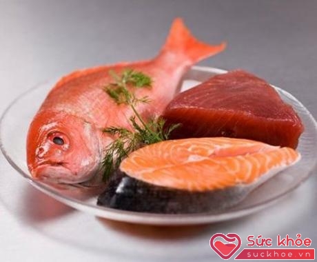 Ăn quá nhiều thịt cá sẽ làm giảm sự hấp thụ canxi của bé.