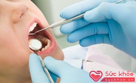 Việc chữa răng cho trẻ phải do nha sĩ nhi khoa thực hiện