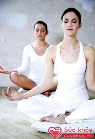 Hít thở sâu kết hợp với yoga sẽ khiến bạn thoải mái hơn