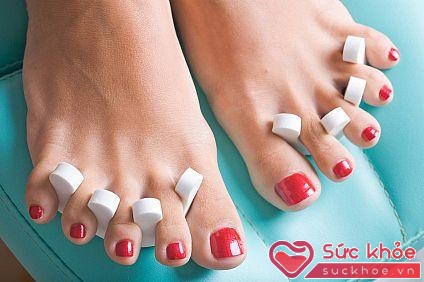 Giữ móng chân sạch sẽ quan trọng đối với công cuộc làm đẹp của chị em