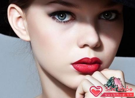 Một đôi môi đỏ luôn là chìa khóa của mọi vẻ đẹp