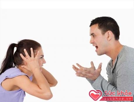 Những câu hỏi thiếu tế nhị dù vô tình hay cố ý có thể châm ngòi nổ giữa vợ chồng bạn.