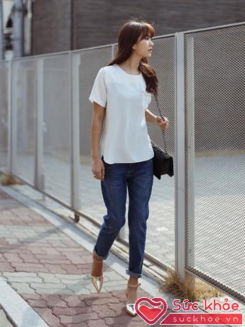 Một khi đã sở hữu một chiều cao không mấy “tự hào”, thì jeans ống đứng hay dáng ôm cơ bản sẽ là dáng quần bạn cần hướng tới.