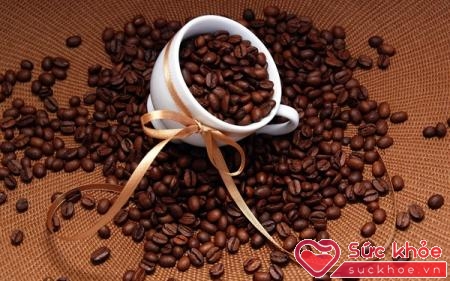 Cà phê có màu nâu đen thể hiện sự không may mắn, không tốt nên hãy tránh làm quà biếu trong ngày Tết