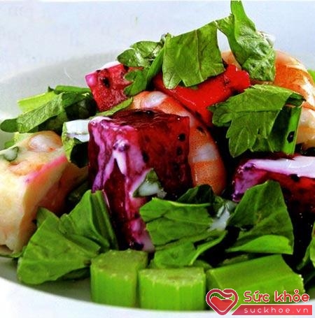Salad thanh long đỏ tôm, sò điệp