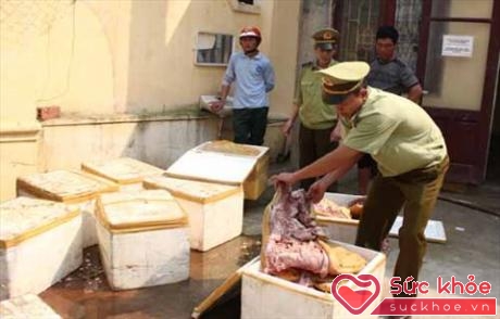 Hơn nửa tấn thịt lợn rừng giả bị bắt giữ