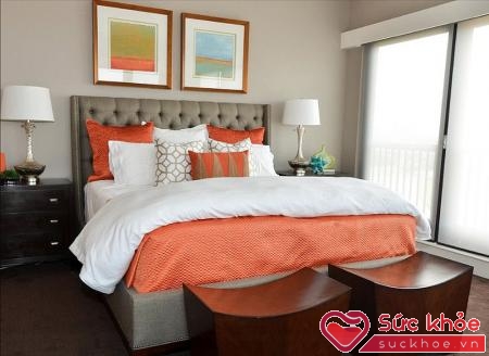 Màu sắc của khăn trải giường khá quan trọng trong không gian phòng ngủ