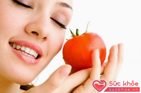 Cà chua là một loại mỹ phẩm đến từ thiên nhiên để giúp làn da luôn giữ được vẻ tươi trẻ, mịn màng