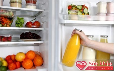 Bảo quản thực phẩm ngày tết trái cây không khó, bạn chỉ cần rửa sạch, lau khô rồi có thể để bên ngoài hoặc cho vào ngăn mát tủ lạnh.