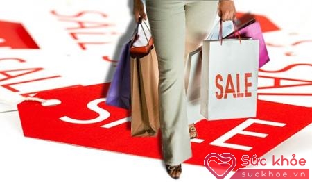 Sale giảm giá giúp thu hút khách hàng đây cũng là một cách mua sắm tiết kiệm ngày Tết