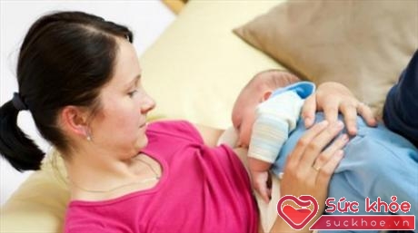 Sữa mẹ có thể có nhiều hình thức khác nhau, điều đó hoàn toàn bình thường và không có gì phải lo lắng