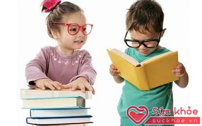 Sự phát triển ngôn ngữ sớm và biết chữ sớm (đọc và viết) được bắt đầu ngay từ 3 năm đầu đời của trẻ