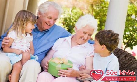 Tinh thần lạc quan giúp người cao tuổi có được sức khỏe ổn định.