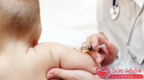 Tiêm phòng vắc-xin cho trẻ